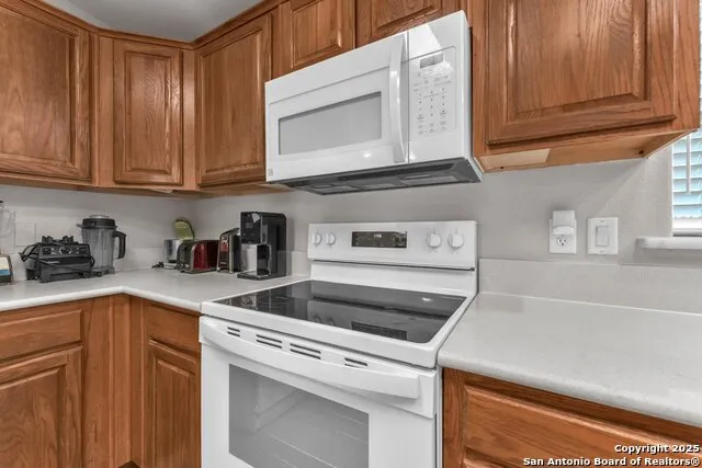 11650 Sunset Ranch Helotes, TX 78023