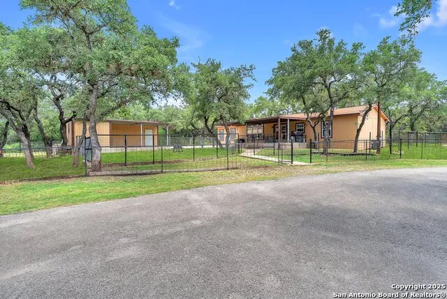 11650 Sunset Ranch Helotes, TX 78023