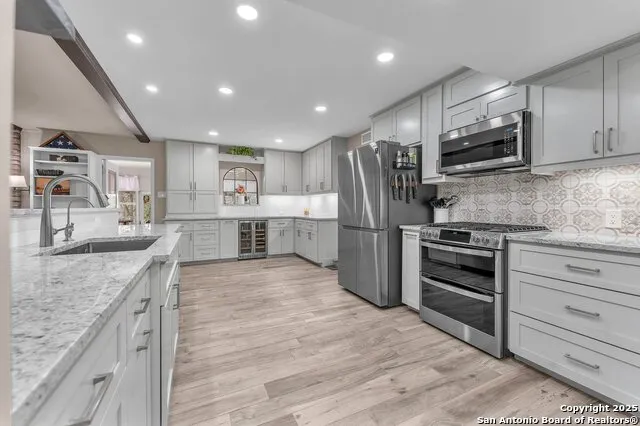 11650 Sunset Ranch Helotes, TX 78023