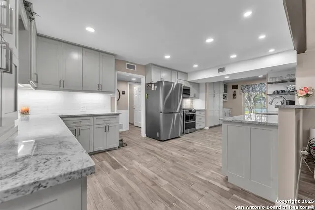 11650 Sunset Ranch Helotes, TX 78023