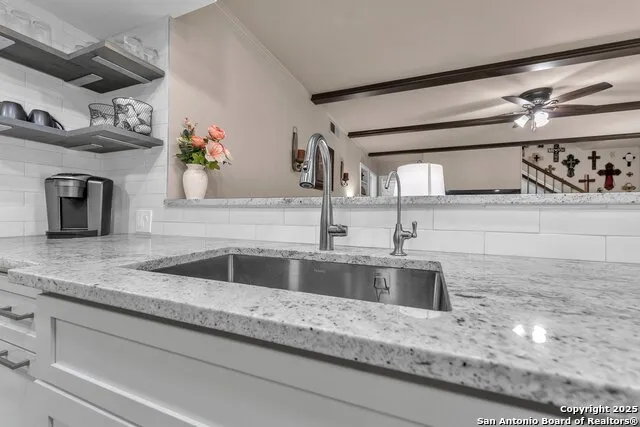 11650 Sunset Ranch Helotes, TX 78023