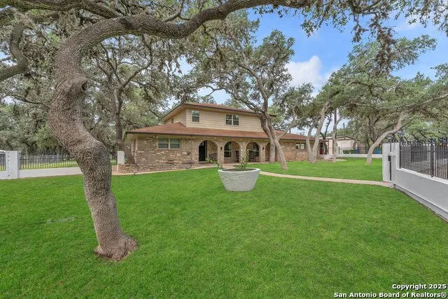 11650 Sunset Ranch Helotes, TX 78023