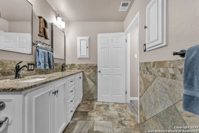 11650 Sunset Ranch Helotes, TX 78023