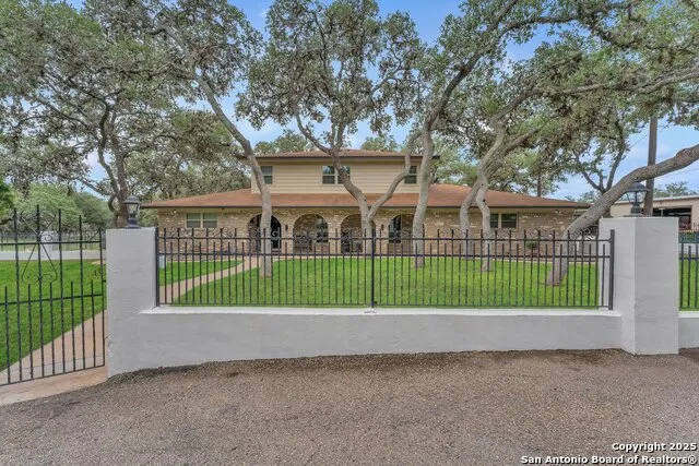 11650 Sunset Ranch Helotes, TX 78023