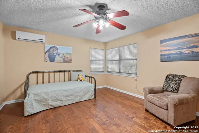 102 Zornia Castle Hills, TX 78213