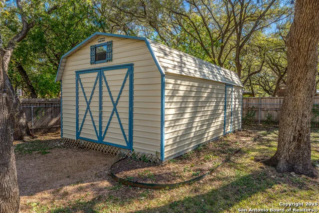 102 Zornia Castle Hills, TX 78213