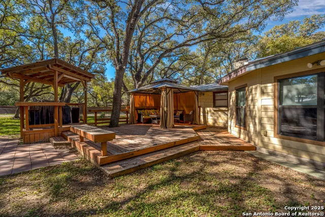 102 Zornia Castle Hills, TX 78213