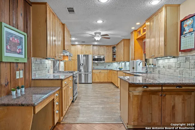102 Zornia Castle Hills, TX 78213