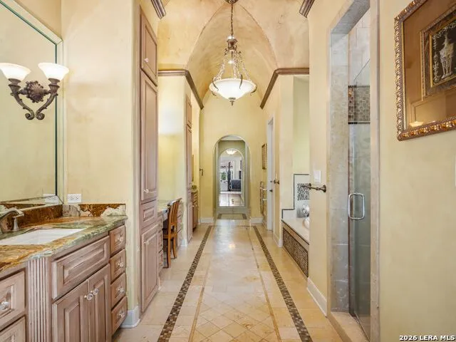 222 Farne Castle Shavano Park, TX 78249