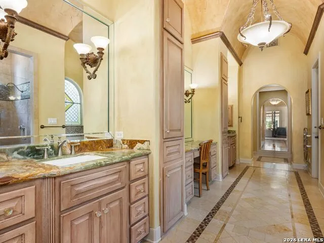 222 Farne Castle Shavano Park, TX 78249