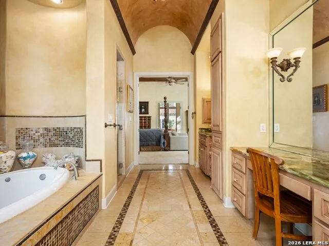 222 Farne Castle Shavano Park, TX 78249