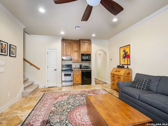 222 Farne Castle Shavano Park, TX 78249