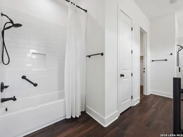 109 Serapia Garza Blanco, TX 78606