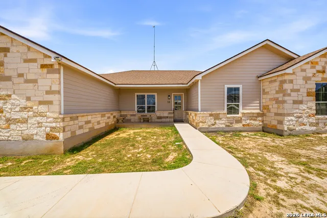 55 LOG CABIN WAY Poteet, TX 78065