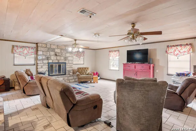 308 Hackberry St Junction, TX 76849
