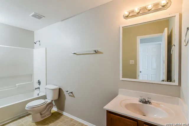 8039 SILVER GRV San Antonio, TX 78254