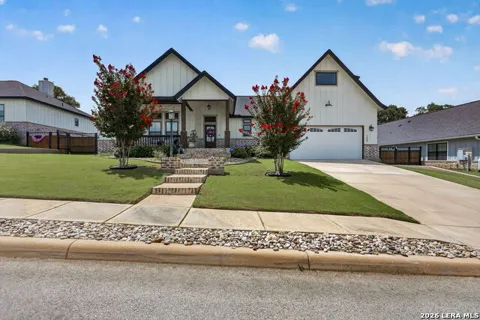 109 Bayberry Ct