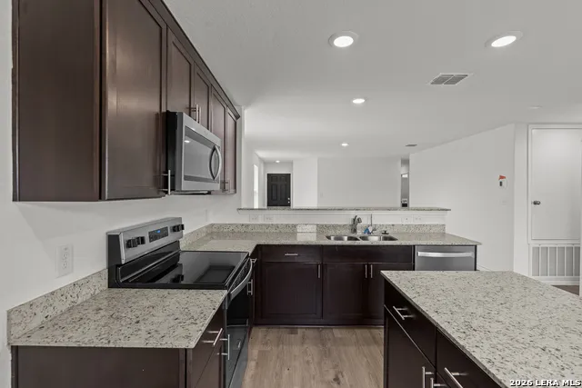 454 WHITE HERON WAY Marion, TX 78124