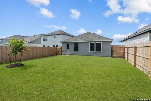 454 WHITE HERON WAY Marion, TX 78124