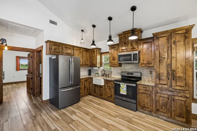 1355 BROAD OAK DR Bandera, TX 78003