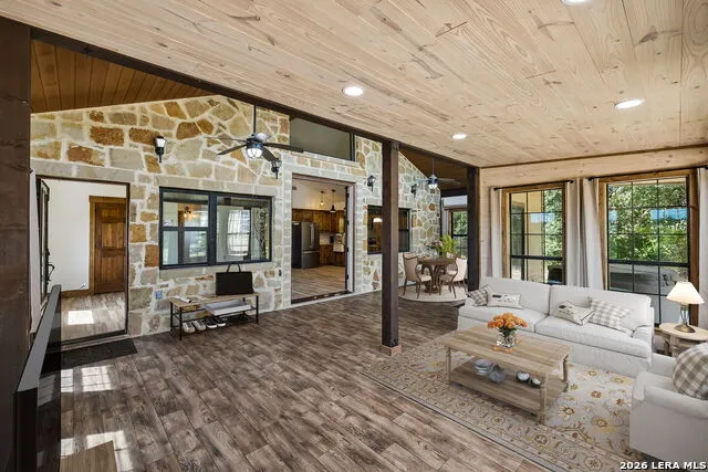 1355 BROAD OAK DR Bandera, TX 78003