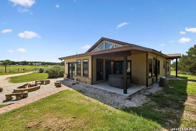 1355 BROAD OAK DR Bandera, TX 78003
