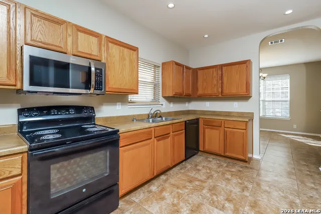 8611 TIOGA PASS Helotes, TX 78023