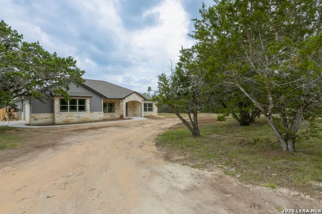 490 North Star Dr Bandera, TX 78003