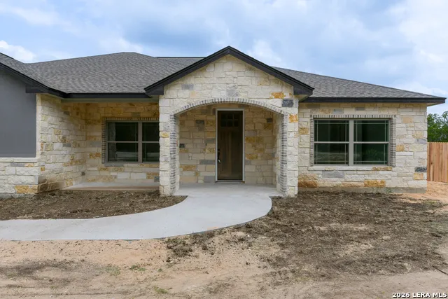 490 North Star Dr Bandera, TX 78003