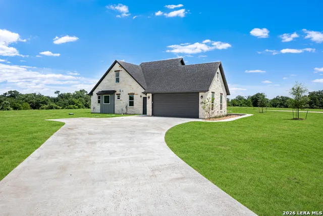 9974 HIDDEN POND DR Iola, TX 77861