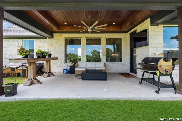 9974 HIDDEN POND DR Iola, TX 77861