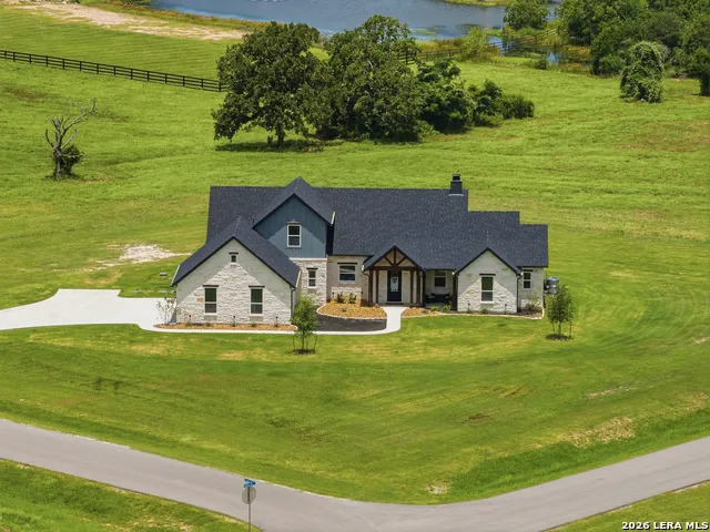 9974 HIDDEN POND DR Iola, TX 77861