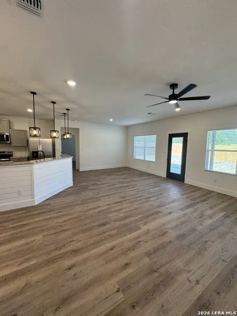 2000 OWENS AVE Three Rivers, TX 78071