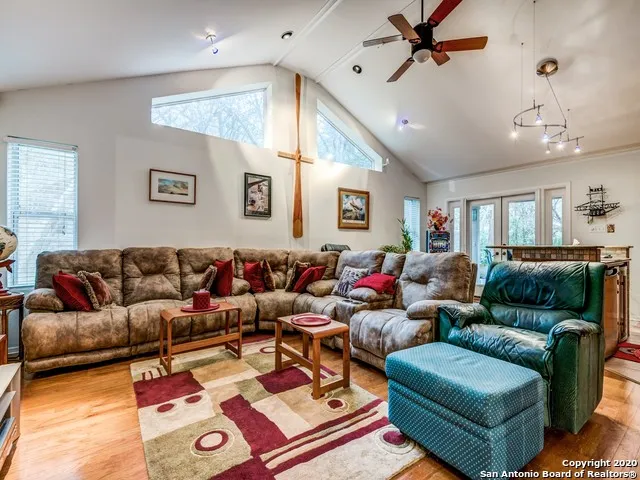 9611 AZALEA CIR Garden Ridge, TX 78266