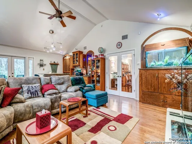 9611 AZALEA CIR Garden Ridge, TX 78266