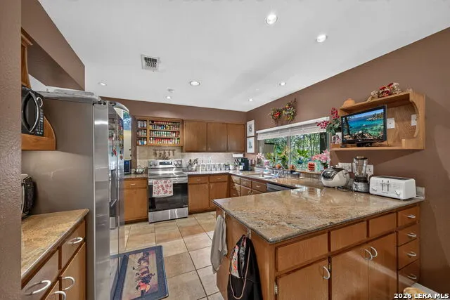 9611 AZALEA CIR Garden Ridge, TX 78266