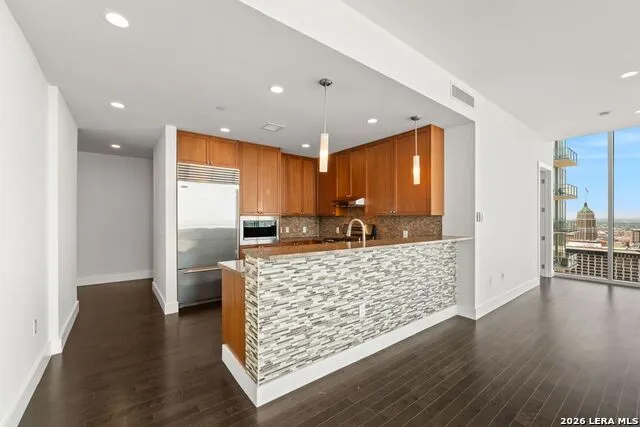 610 E MARKET ST #2708 San Antonio, TX 78205