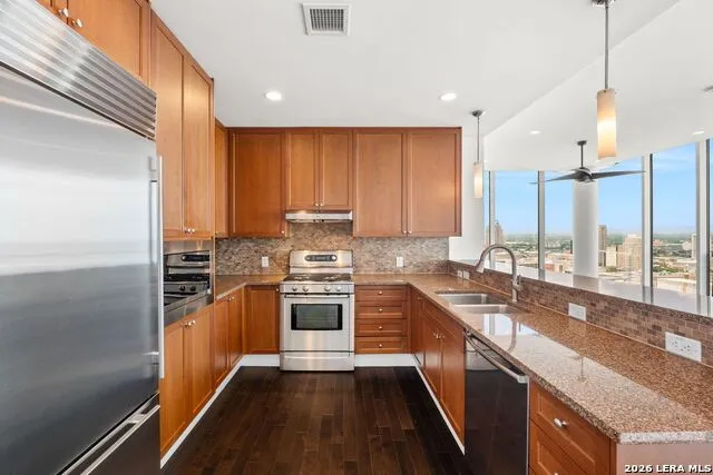 610 E MARKET ST #2708 San Antonio, TX 78205