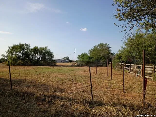 7461 FM 462 Bigfoot, TX 78005