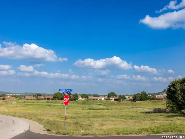 3304 ARROWHEAD DR Kerrville, TX 78028