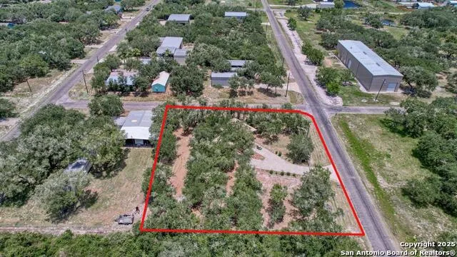 527 traylor Rockport, TX 78382