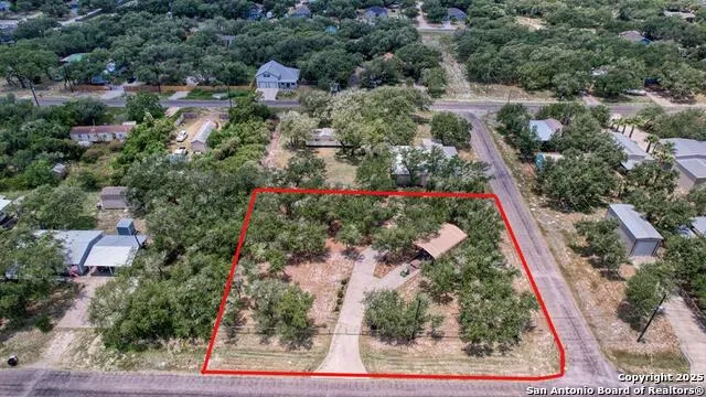 527 traylor Rockport, TX 78382