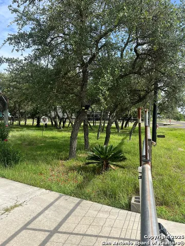 527 traylor Rockport, TX 78382