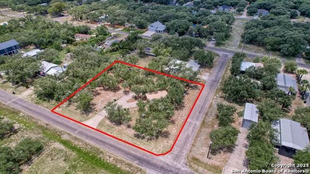 527 traylor Rockport, TX 78382