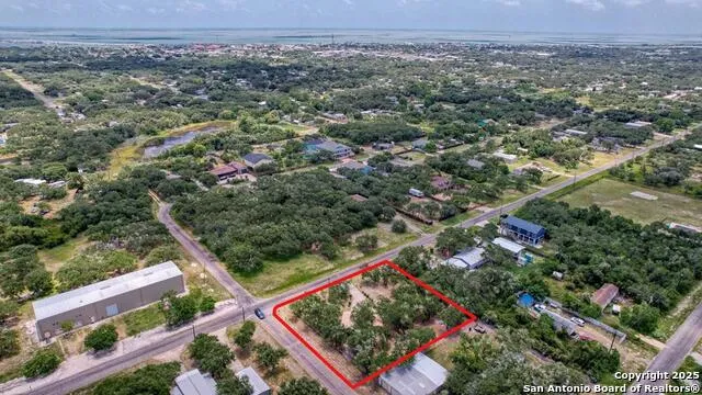 527 traylor Rockport, TX 78382