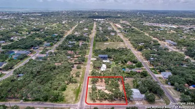 527 traylor Rockport, TX 78382