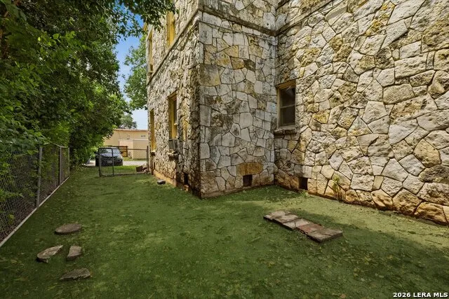 412 CLUB DR Unit 1 San Antonio, TX 78201