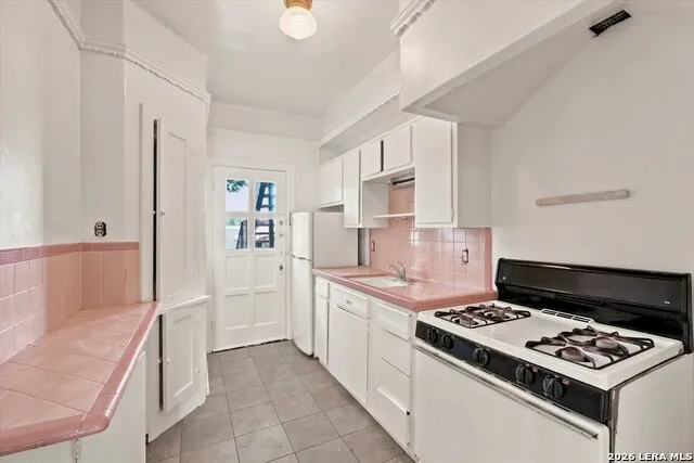 412 CLUB DR Unit 1 San Antonio, TX 78201