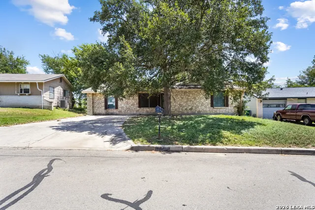 12214 Lone Shadow Trail Live Oak, TX 78233