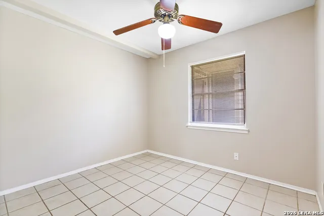 12214 Lone Shadow Trail Live Oak, TX 78233